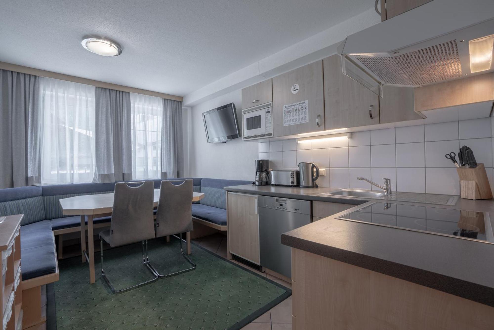 Petit Madlein Bed and Breakfast Ischgl Buitenkant foto